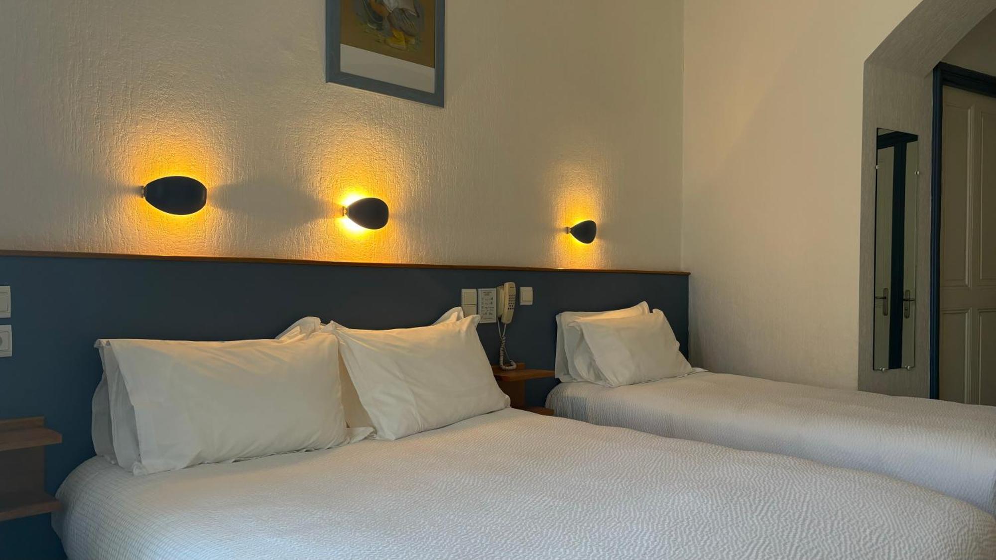 Logis Hotel Restaurant Grand Hotel De Lyon วาล-เลส์-แบ็งส์ ภายนอก รูปภาพ