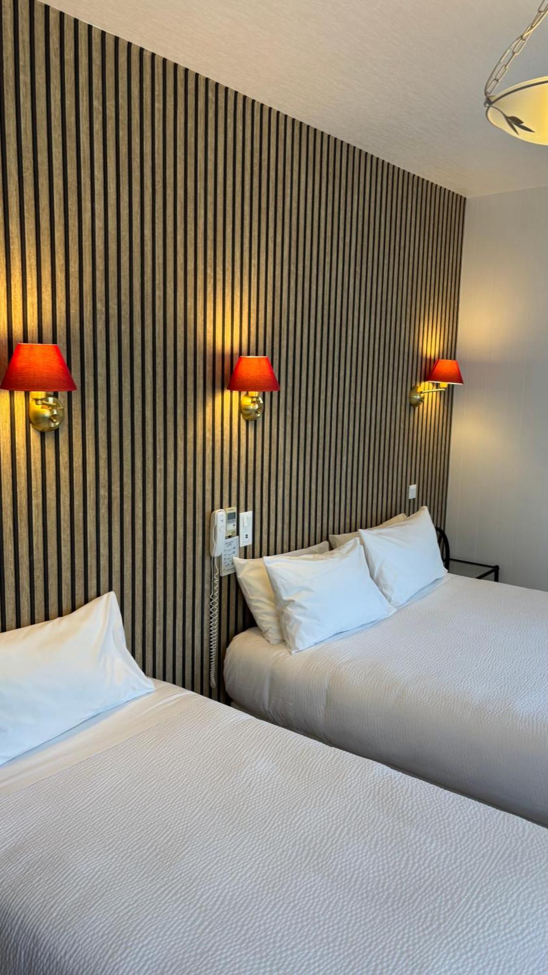 Logis Hotel Restaurant Grand Hotel De Lyon วาล-เลส์-แบ็งส์ ภายนอก รูปภาพ