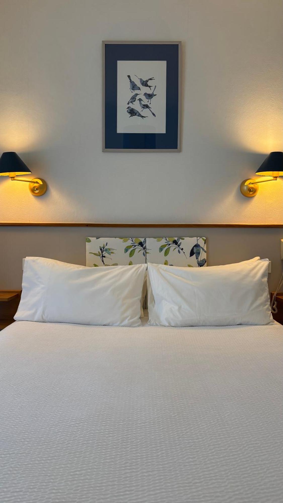 Logis Hotel Restaurant Grand Hotel De Lyon วาล-เลส์-แบ็งส์ ภายนอก รูปภาพ