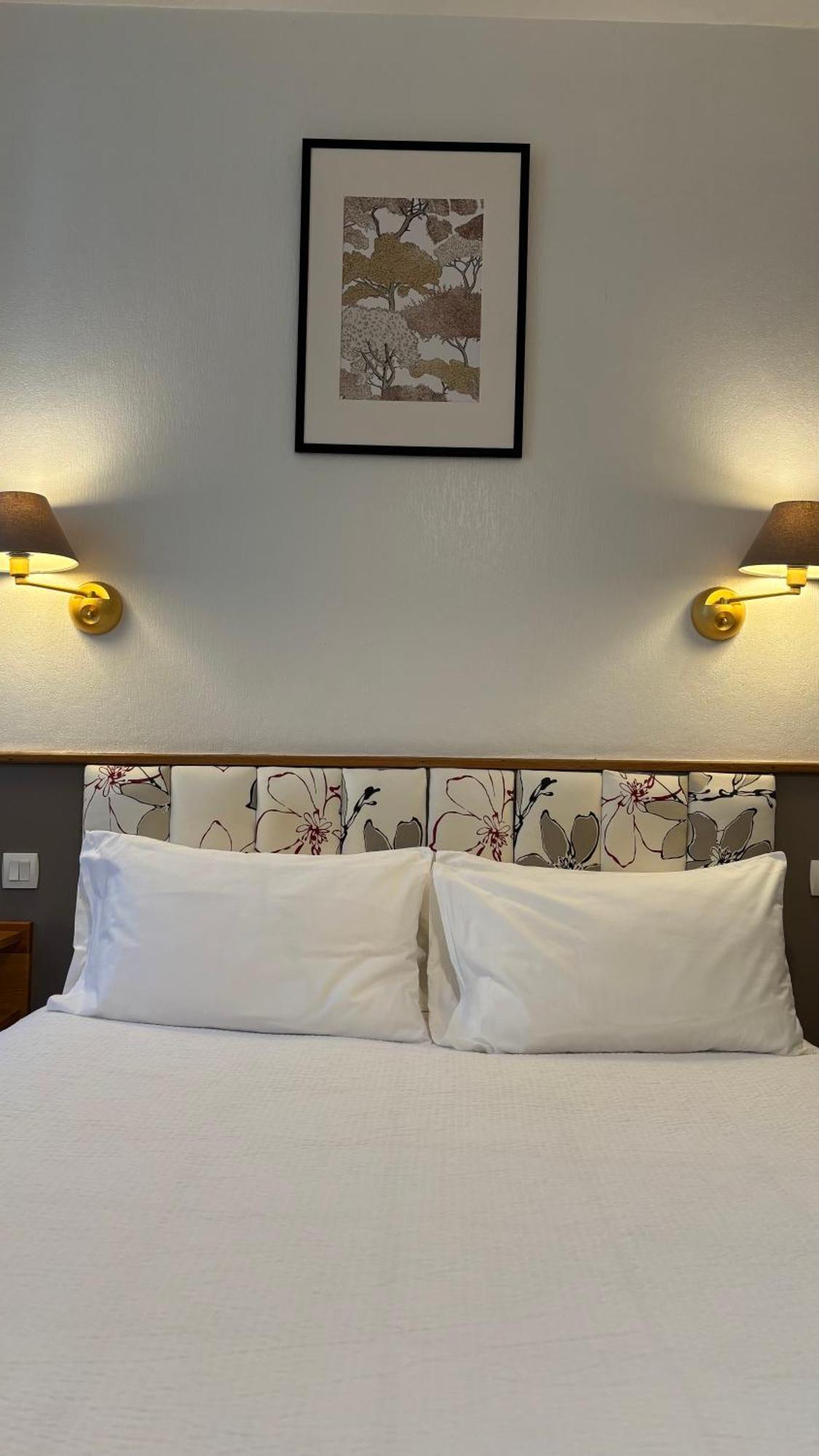 Logis Hotel Restaurant Grand Hotel De Lyon วาล-เลส์-แบ็งส์ ภายนอก รูปภาพ