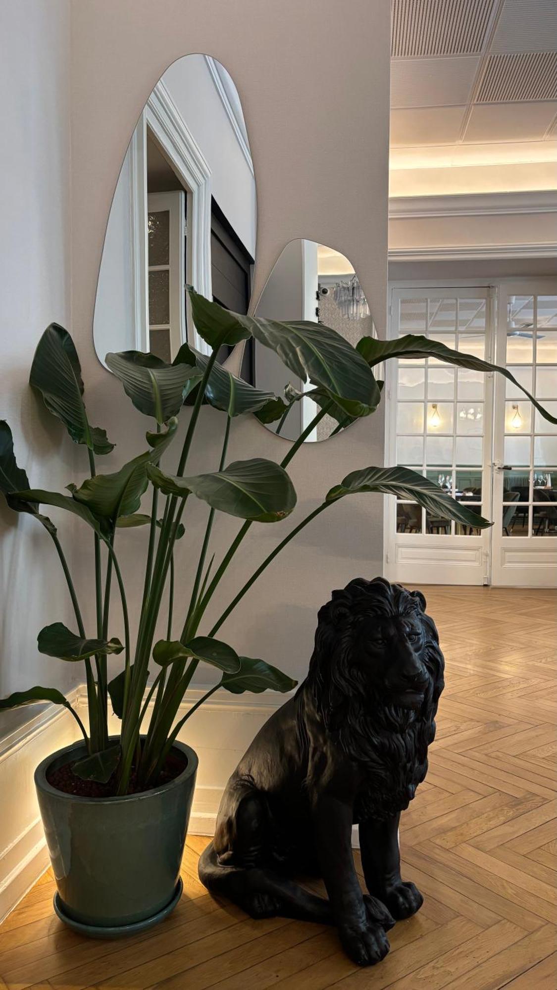 Logis Hotel Restaurant Grand Hotel De Lyon วาล-เลส์-แบ็งส์ ภายนอก รูปภาพ